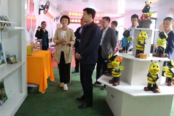 蜂場(chǎng)風(fēng)采 蜂場(chǎng)風(fēng)采